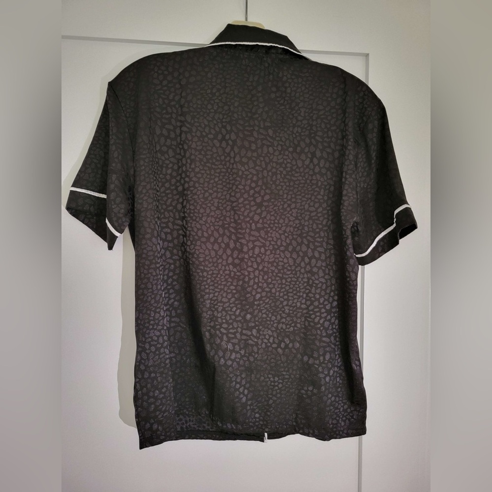 BGBG MAX AZRIA black button up shorts pajama set w/ animal spot print pattern - Picture 8 of 14